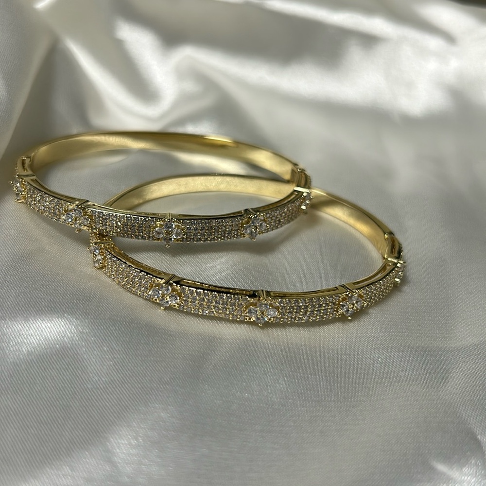Elegant gold plated bracelet 🤩